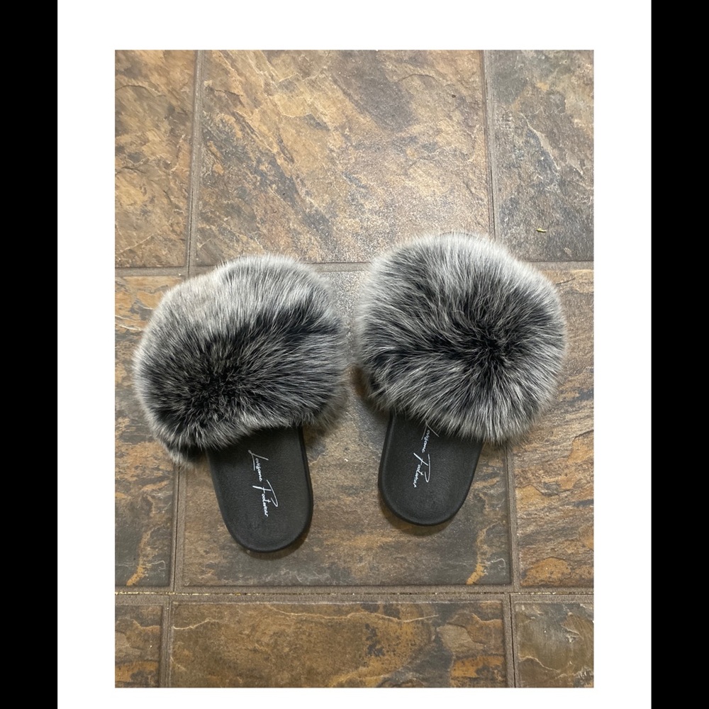 GRAY FUR SLIDES